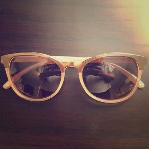 NWOT Gold sunglasses